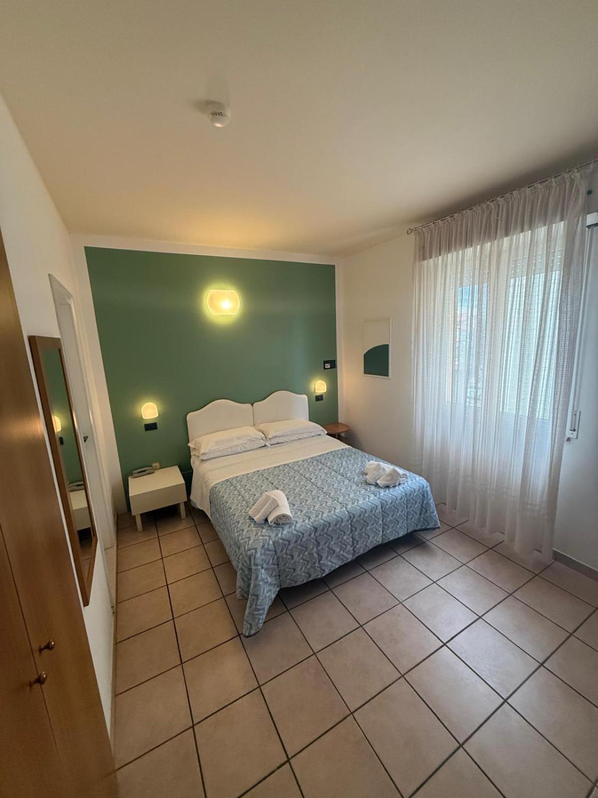 Hotel Berenice Rimini Eksteriør billede