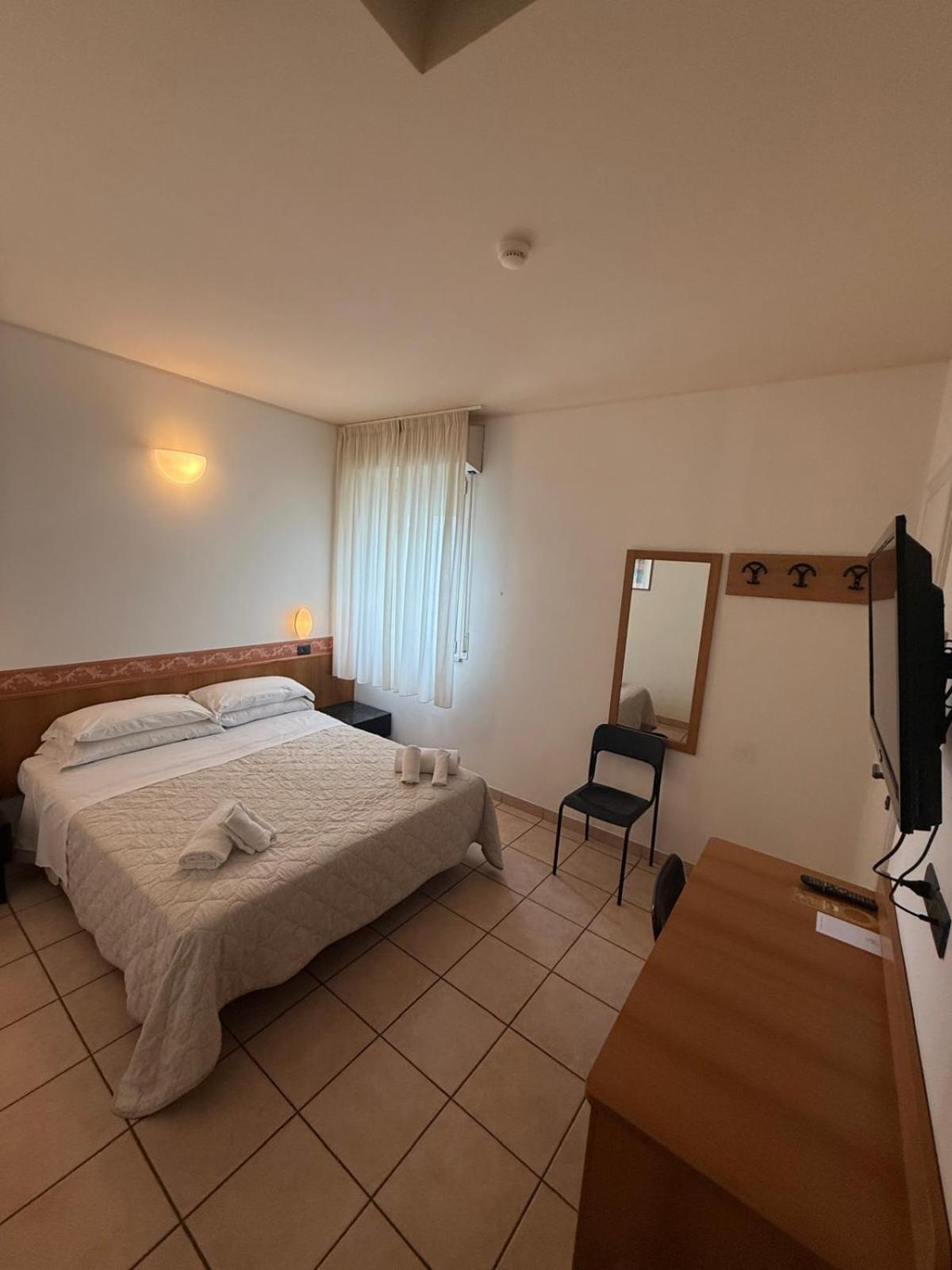 Hotel Berenice Rimini Eksteriør billede