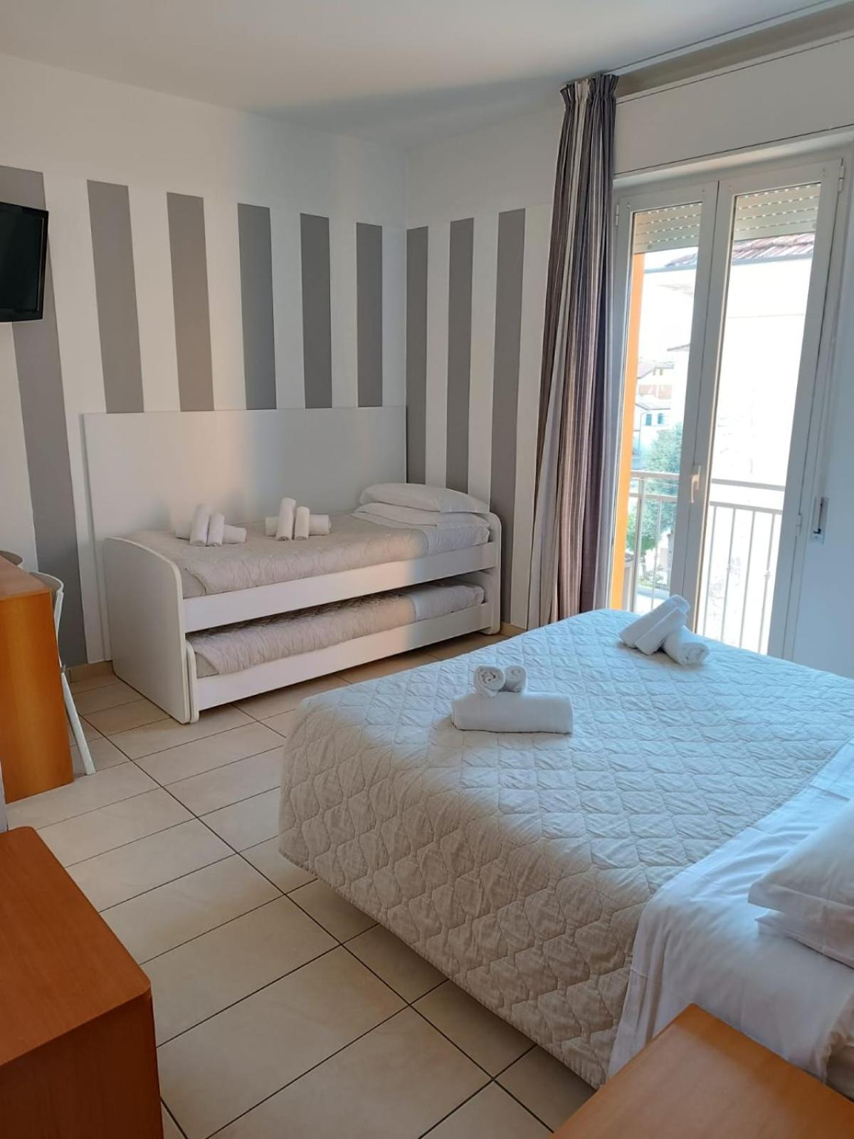 Hotel Berenice Rimini Eksteriør billede