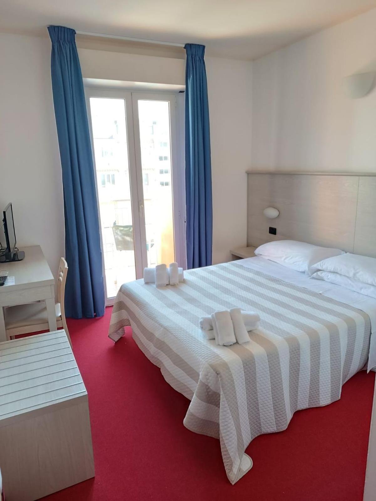 Hotel Berenice Rimini Eksteriør billede