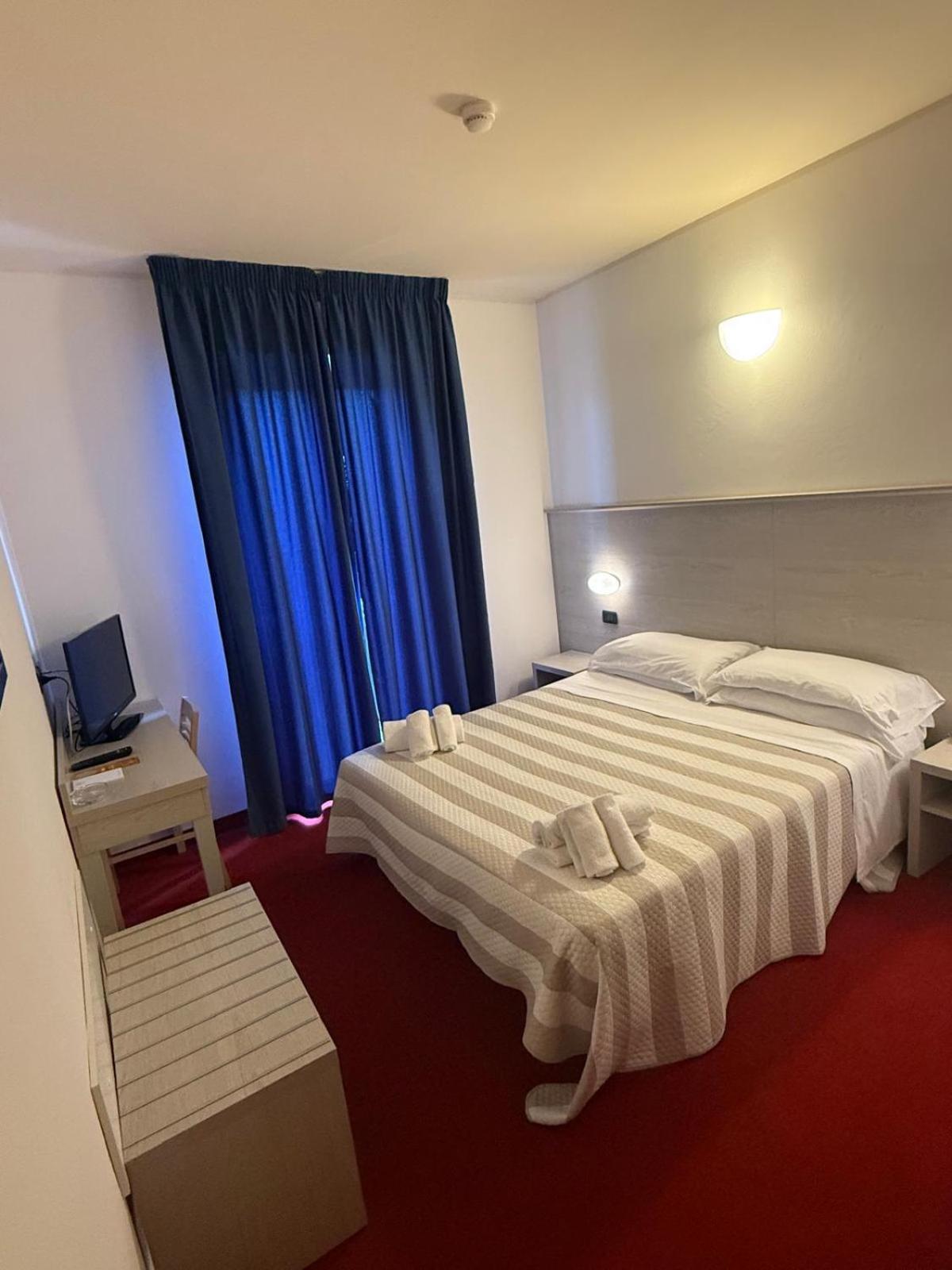 Hotel Berenice Rimini Eksteriør billede