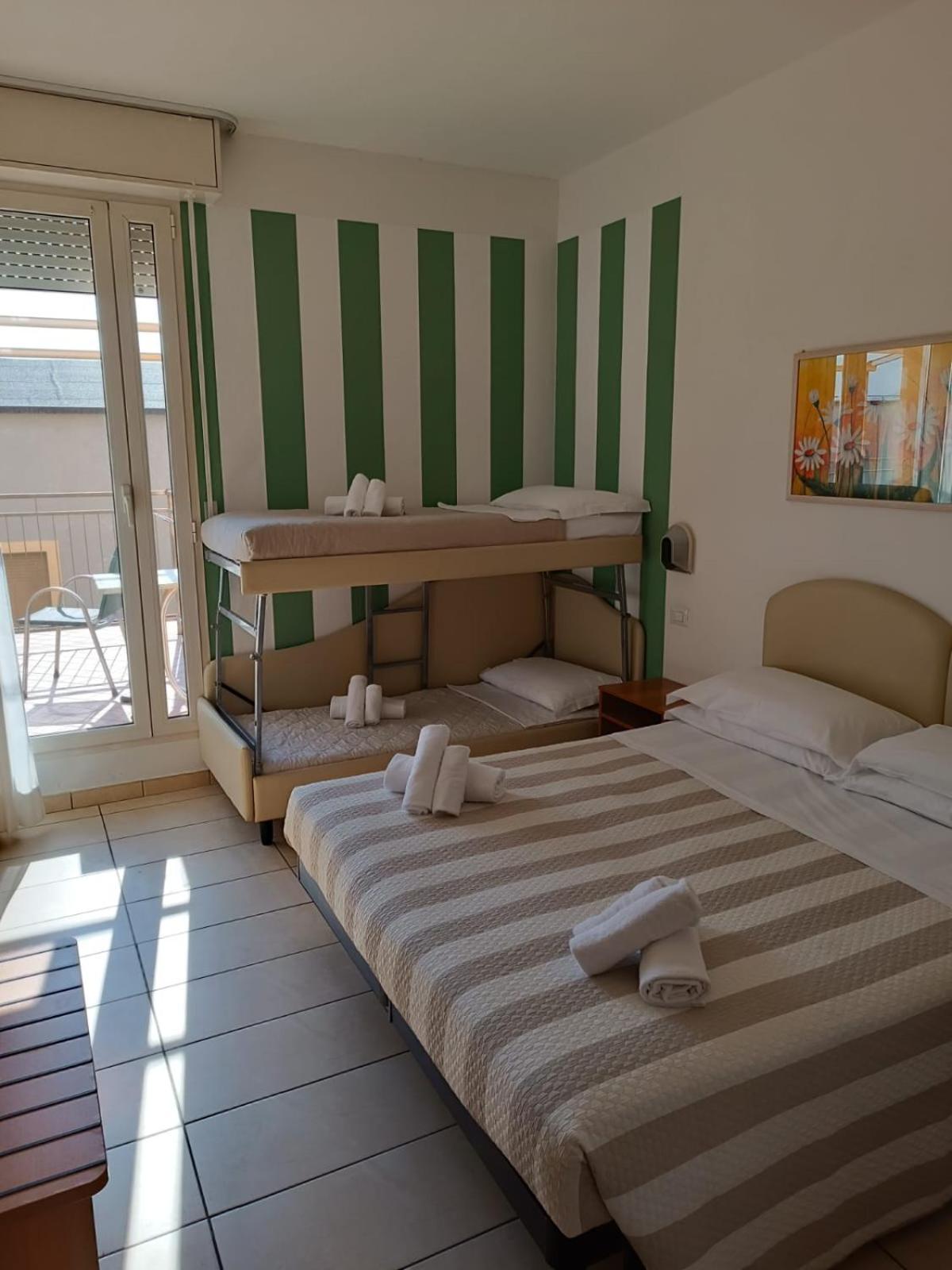 Hotel Berenice Rimini Eksteriør billede