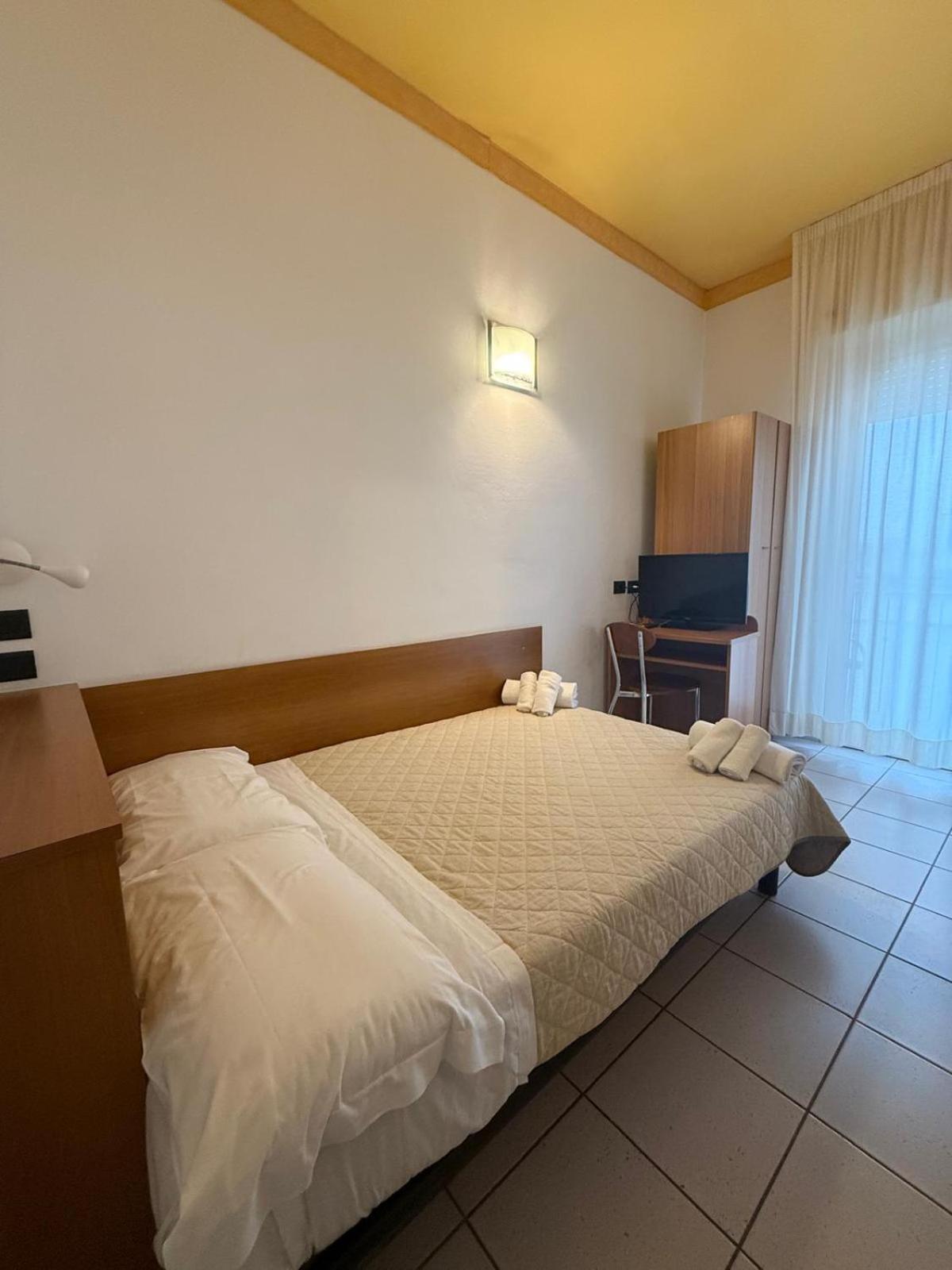 Hotel Berenice Rimini Eksteriør billede